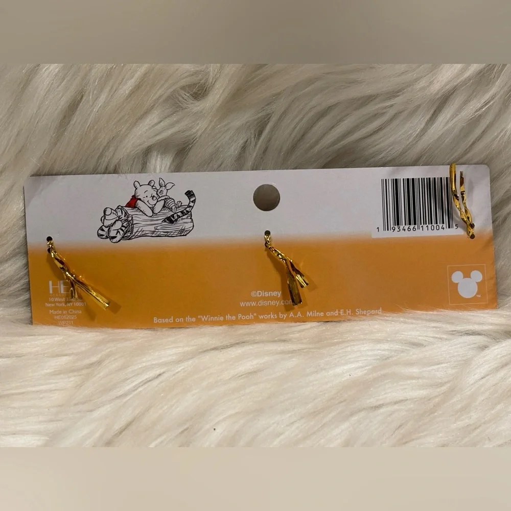 Disney Winnie the Pooh Charm Bracelet Honey Pot Bee Signed Gold Tone 8